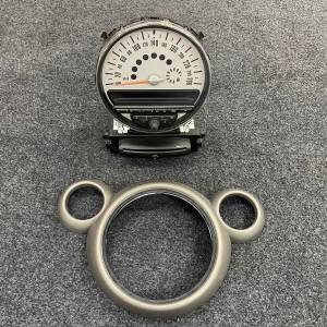 MINI COUNTRYMAN R60 原廠錶板，AUTO RADIO連TRIM
