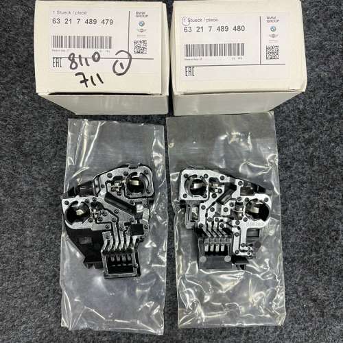 BMW X2 尾燈底板一對 REAR TAIL LIGHT BULB HOLDER  63217489479 L 63217489480 R