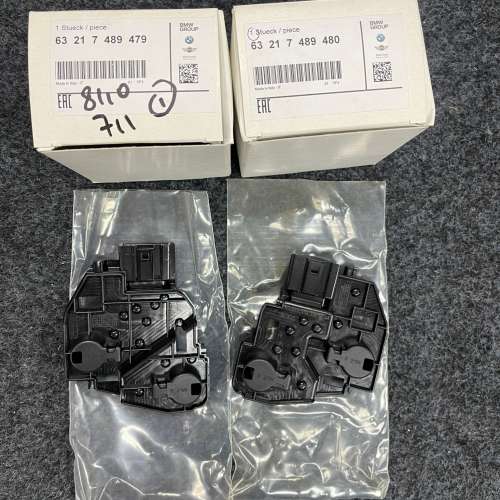 BMW X2 尾燈底板一對 REAR TAIL LIGHT BULB HOLDER  63217489479 L 63217489480 R