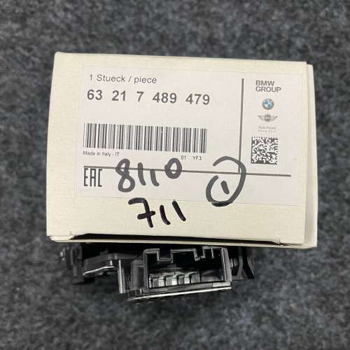 BMW X2 尾燈底板一對 REAR TAIL LIGHT BULB HOLDER  63217489479 L 63217489480 R