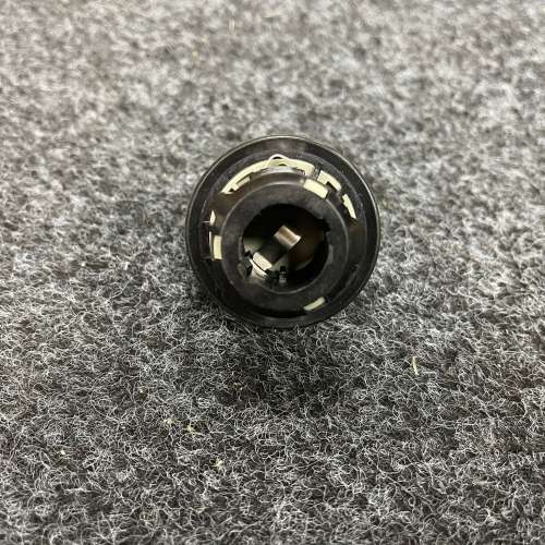 BMW X2 尾燈燈座  REAR TAIL LIGHT BULB SOCKET 63217489475