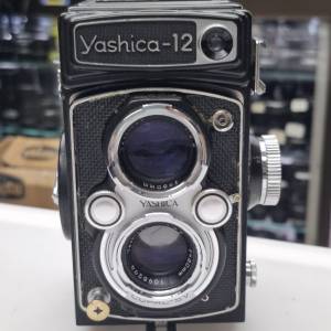 YASHICA-12 6x6