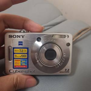 sony cyber shot dsc w70