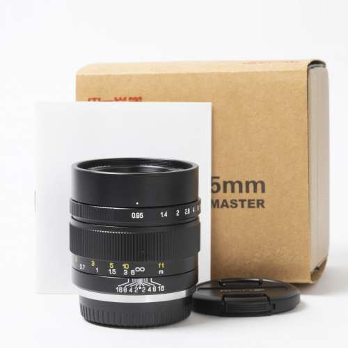 || Zhongyi Mitakon 35mm F0.95 - Black / v2 / Fuji X Mount with full packing ||