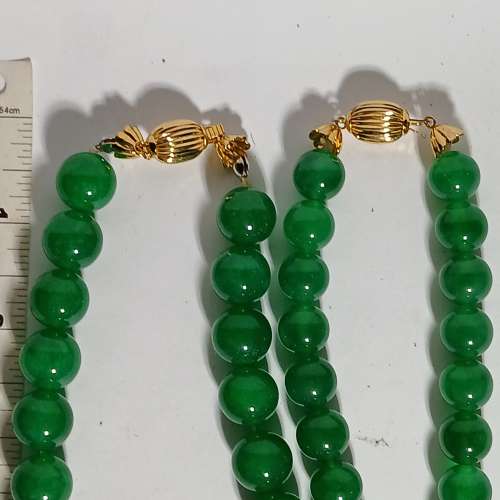 馬來玉頸鏈，一條14mm16寸配上焊口波仔扣總長度18吋，另一條12mm總長度26寸，滿綠色...