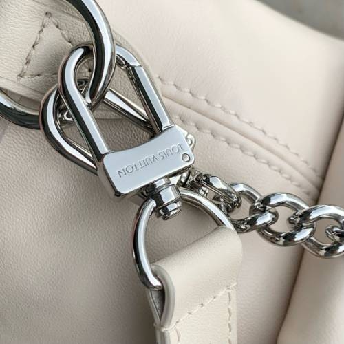 LV LOUIS VUITTON CarryAll Cargo Vibe PM M12919 奶白色 手袋 斜挎包 女