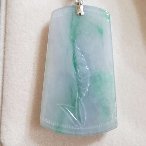 金絲種紫底翡翠