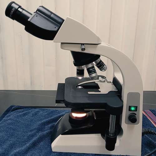 BM2100 Microscopio a luce trasmessa trinoculare 透射顯微鏡