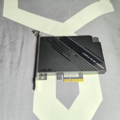 ASUS USB4 PCIE GEN4 CARD 主機板擴展卡
