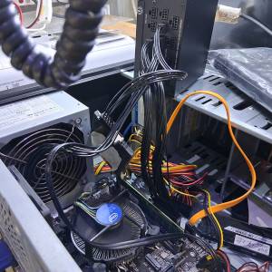 一條32GB Kingston DDR4 32GB 3200   ( KVR32N22D8/32 )