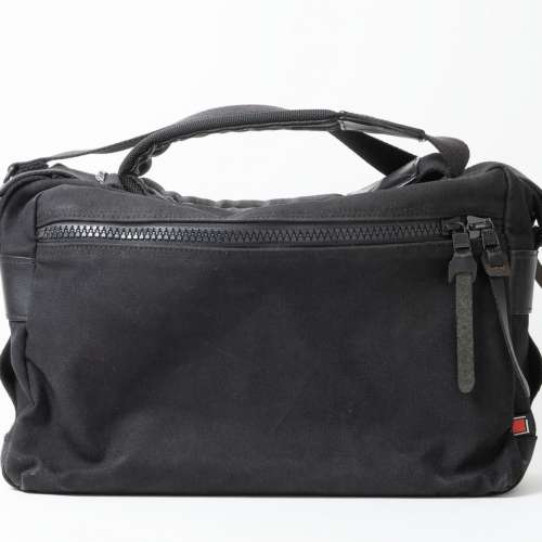 || Artisan & Artist Canvas Shoulder Camera Bag - Standard / ACAM-1000 / Black ||