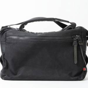 || Artisan & Artist Canvas Shoulder Camera Bag - Standard / ACAM-1000 / Black ||