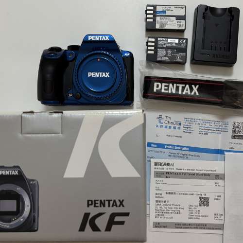 Pentax Kf blue + HD DA 16-85mm F3.5-5.6 ED DC WR