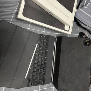 iPad Pro (11吋) 第三代 + Apple pencil + Smart Folio + Magic Keyboard