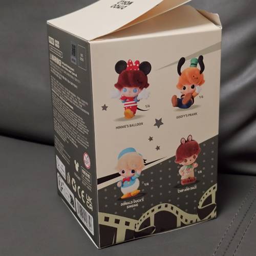 SALE! Popmart 米妮 Disney x Dimoo World Minnie VINYL PLUSH KEYCHAIN