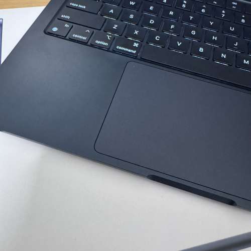 MacBook Air M2 13.6" (16GB RAM, 256GB SSD) AppleCare+ 保養至2025年8月 無花無崩