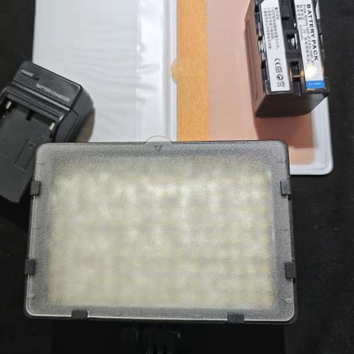 CN-160 NP-F700 補光燈 連充電器 連電池 2塊色溫片 功能正常 sony canon Nikon ric...
