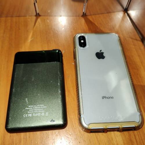 iPhone 連尿袋 $100