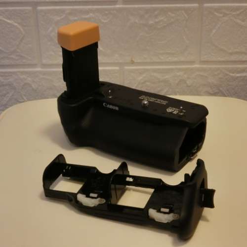 99% new Canon 直柄 BG-R10 battery grip. EOS R5、R6 & R6II