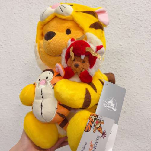 睇內文‼️［炒到$800+］限時買一送一：絕版、一隻難求：迪士尼虎年小熊維尼公仔 3...