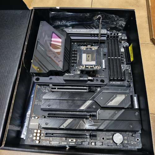 華碩ROG STRIX Z790E wifi有盒單，保修到26年左右