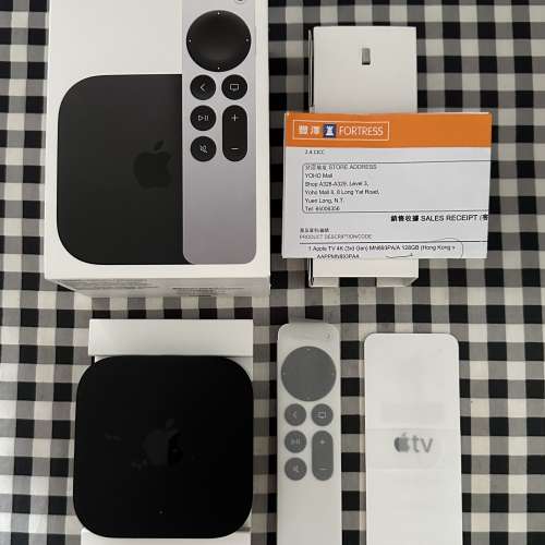 新款2024年 Apple TV Series 4K 機頂盒 128G記憶體 行貨 95%新 只機面有幾點膠烘 已...