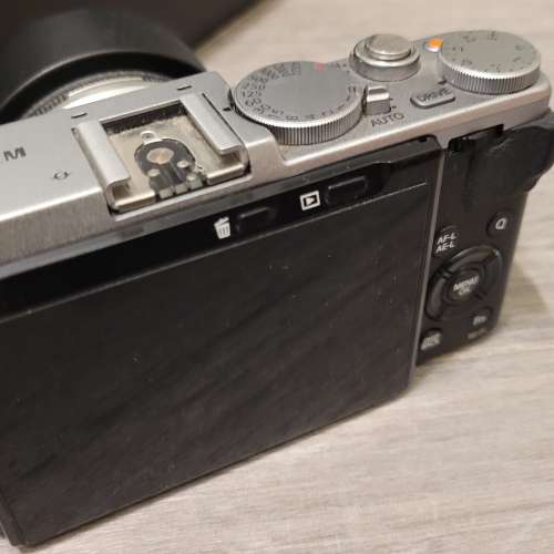 Fujifilm X70 有盒，有原裝鏡頭蓋