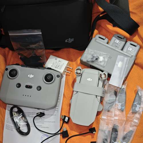 DJI MINI 2 大疆 無人機 2代 暢飛套裝 三電1充 2套機槳 有機袋 有盒有單冇證 有遙控...