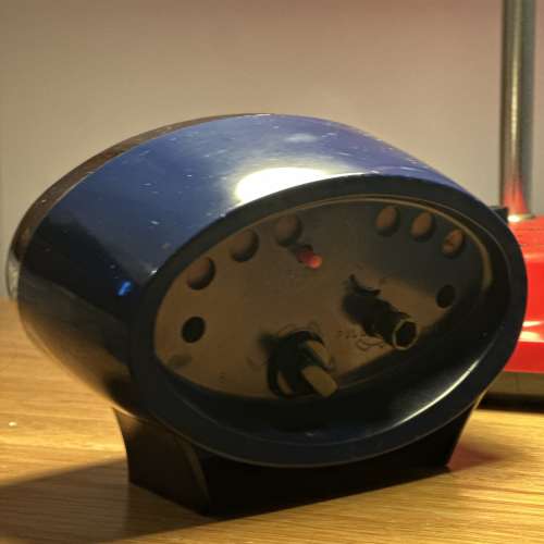 出售昭和 星晨 Citizen座枱鐘一個，外觀85%新，有少少行慢左（大約24小時行慢2分鐘...