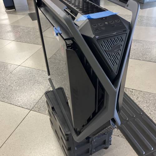 rog 創世神機箱一部