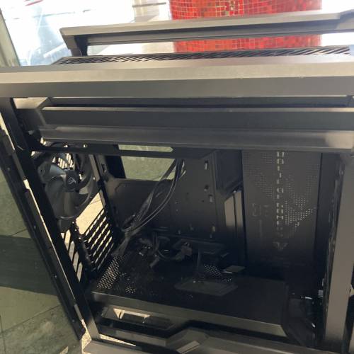 rog 創世神機箱一部