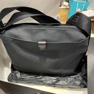 Leica Sofort Crossbody Bag (Medium)Black 19675