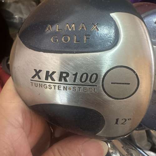 哥爾夫球棒一套，