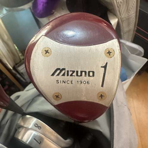 哥爾夫球棒一套，