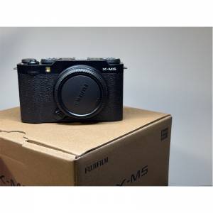 99.99% 新 Fujifilm X-M5 全黑 淨機身 (日本水貨)