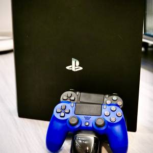 Sony PlayStation Console PS4PRO PS4 PRO 2TB 連手掣x2 充電座x1