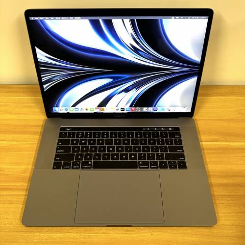 MacBook Pro  帶TouchBar i7六核晶片 16G RAM 512G SSD 15‘’inch吋 2K螢幕mon 201...