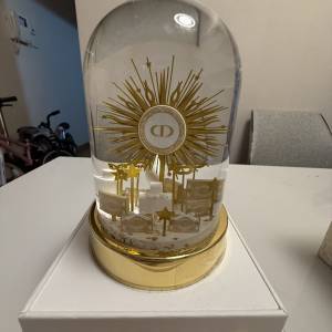 Dior 水晶球擺設