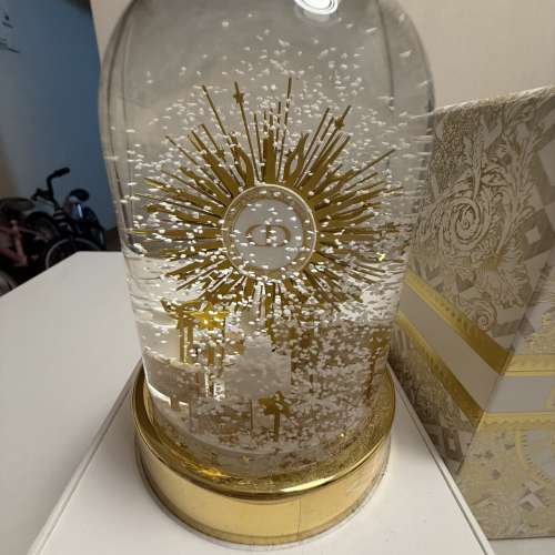 Dior 水晶球擺設