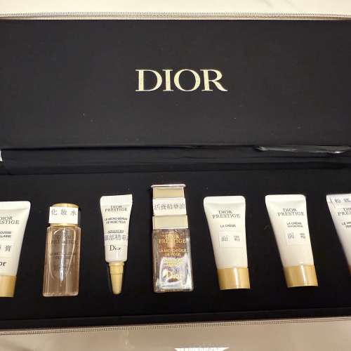Dior Prestige 旅行套裝