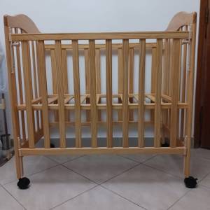 LA BABY 歐洲款嬰兒木床 European Style Wooden Baby Bed