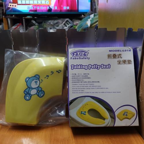 全新摺疊式坐便墊 $10