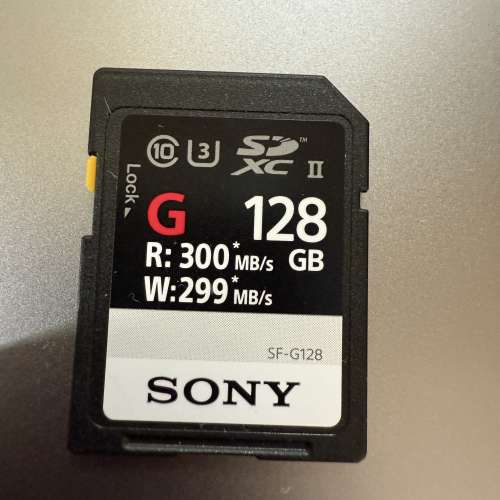 SONY 128G SDXC UHS-，II + UHS-II SD 讀卡器。
