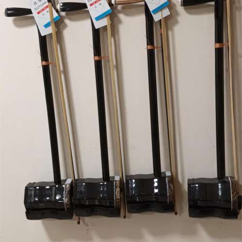 全新廉价红木二胡580元。