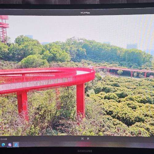 Samsung 三星 27吋曲面電競顯示器 C27FG7