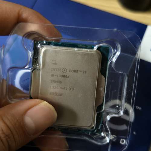 i9 13900k盒裝，在保內，可測