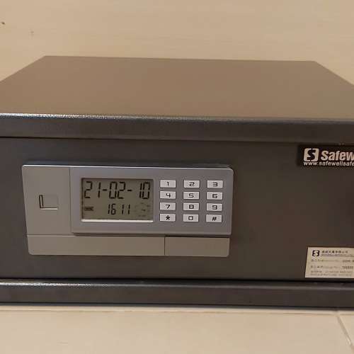 99%全新Safewell 電子夾萬