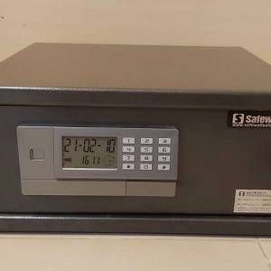 99%全新Safewell 電子夾萬