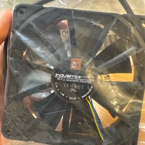 三把 黑色 Noctua 120mm PC case fan (NF-F12 IndustrialPPC-2000)