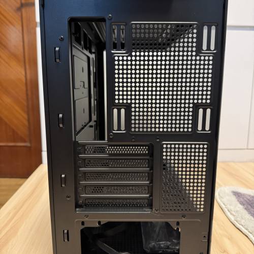 Jonsbo D300 無中柱全景玻璃 M-ATX 機箱 - 黑色